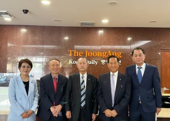 왼쪽부터 김성옥 이승만건국대통령기념사업회 사무총장, 박평식 상임이사, 최학량 회장, 조인영 부회장, 최광일 사무국장.