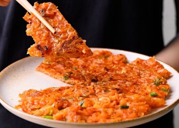 김치전. shutterstock