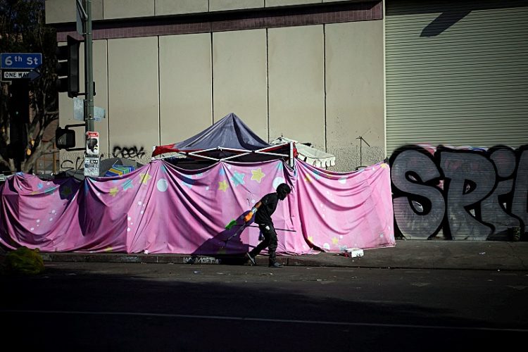 로스앤젤레스 다운타운 스키드로의 노숙자. 로이터