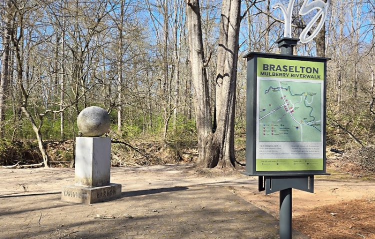 조지아주 4개 카운티가 만나는 지점 포코너스 기념탑. 브래즐턴멀베리강변에 있다.