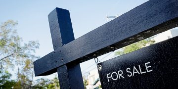 마이애미의 한 주택에 판매 사인이 걸려있다. 로이터