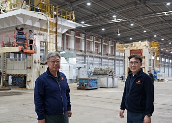 챔버스 트룹 그룹의 전현우 대표(오른쪽)와 권혁중 부사장.