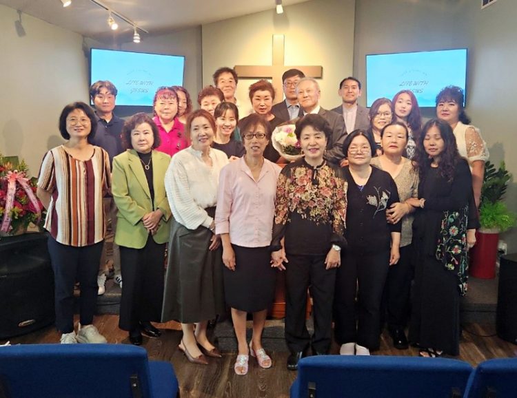 조지아 동남부 연합 한인회 창립식 참석자들이 기념사진을 찍었다. 연합한인회 제공