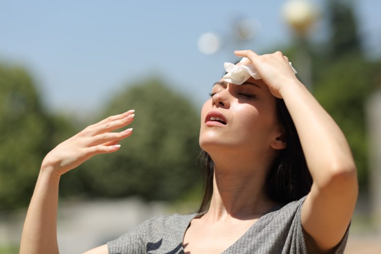 여름철 기온이 높아져 자외선이 증가하면 그만큼 피부함 위험도 커진다. [ShutterStock]