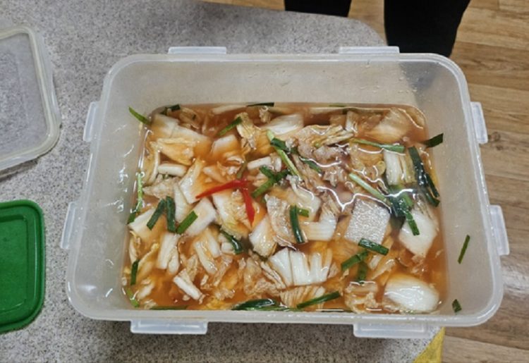 김형석 교수가 식사 때 챙겨 먹는다는 나박김치