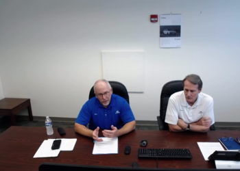 29일 마크 레이더(왼쪽) 사장과 로버트 번스 경영지원 최고책임자가 기자와 줌 인터뷰를 갖고 있다.