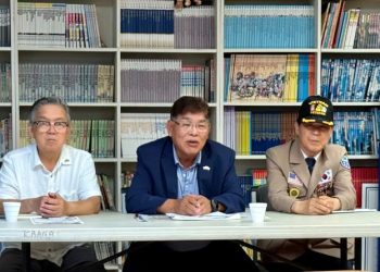 (왼쪽부터) 김기홍 부위원장, 김일홍 위원장, 백사무엘 위원이 6일 기자회견을 진행하고 있다. 윤지아 기자.