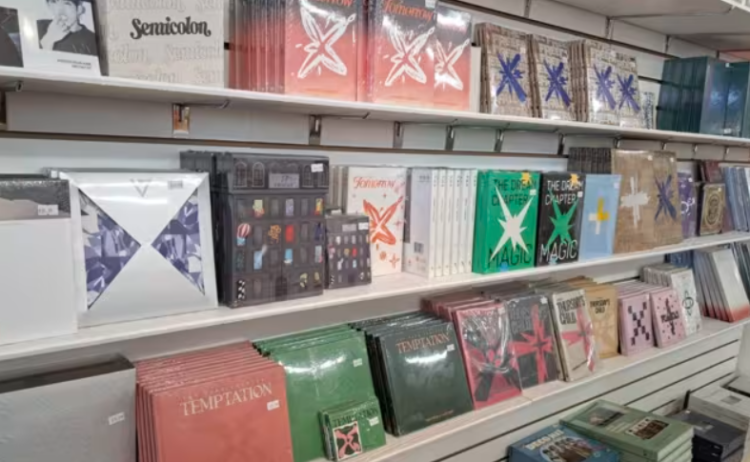 조지아주 둘루스의 케이팝 네이션 매장 내부.