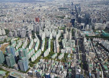 7일 국세청은 “편법 증여·소득 탈루·임대소득 누락 등 탈세 혐의가 확인된 외국인 49명을 상대로 고강도 조사를 벌이고 있다”고 밝혔다.