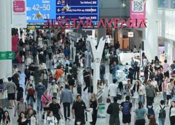 붐비는 인천국제공항 1터미널. 연합뉴스