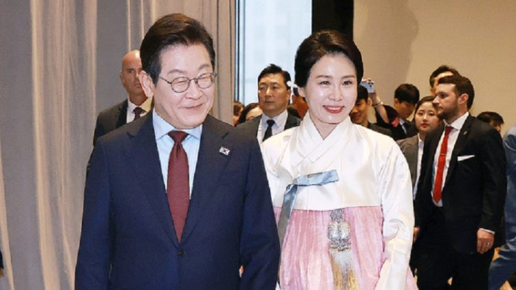 동포 만찬 간담회 입장하는 이재명 대통령 부부. [연합뉴스]