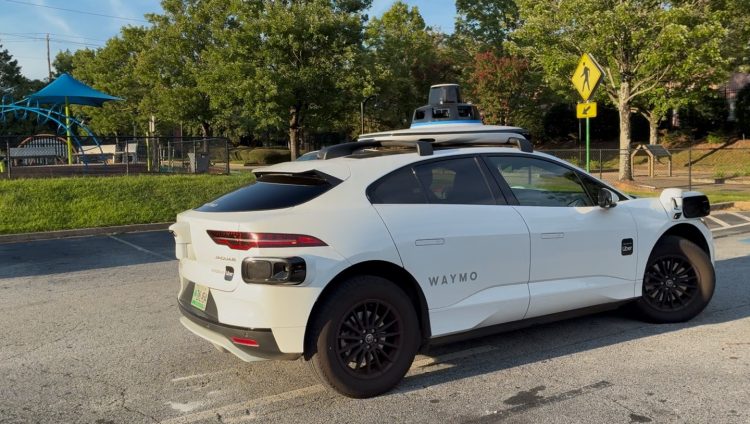 웨이모 로보택시에는 29개 카메라·6개 레이더·5개 라이다가 설치돼 있다.