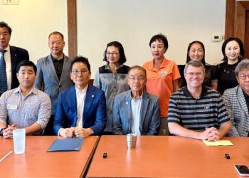 6일 둘루스 서라벌 식당에서 열린 한인회의 긴급 기자회견. 한인회 관계자 및 주 하원의원들이 참석해 시급한 사태 해결을 촉구했다. 윤지아 기자.