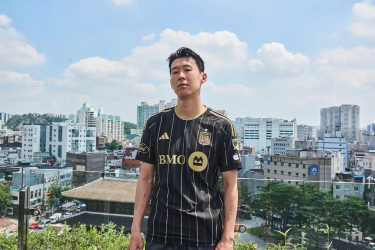LAFC 유니폼을 입고 있는 손흥민. [LAFC 페이스북 캡처]
