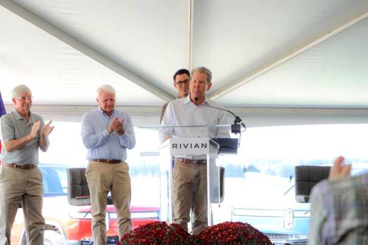 16일 리비안 착공식에 참석해 축사하고 있는 켐프 주지사. [켐프 엑스 캡처]