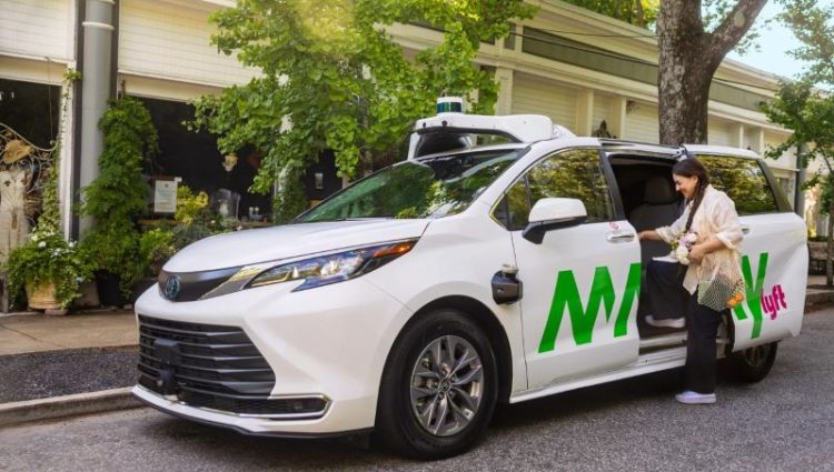 도요타 시에나 미니밴을 개조한 리프트의 로보택시. [리프트 제공]