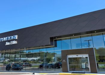 짐 엘리스 챔블리점 매장 전경