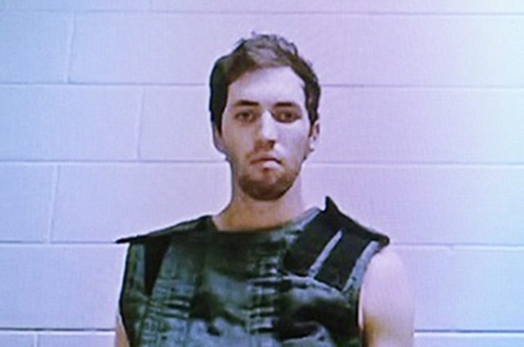 찰리 커크 암살 용의자인 타일러 로빈슨이 16일 유타주 법원에 화상으로 출두한 모습. 로빈슨은 구치소에 수감 중이다. EPA=연합뉴스