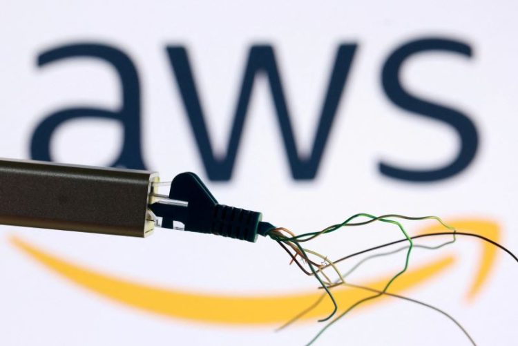 20일 아마존웹서비스(AWS) 서버에서 장애가 발생하면서 수많은 웹사이트와 온라인 서비스가 중단됐다. [로이터]