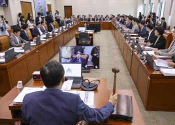 이철규 국회산업통상자원벤처기업위원회 위원장이 25일 국회에서 열린 산자위 전체회의를 개회하고 있다. 연합뉴스