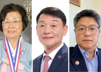 유분자 이사장, 이경철 명예회장, 이영준 부회장.