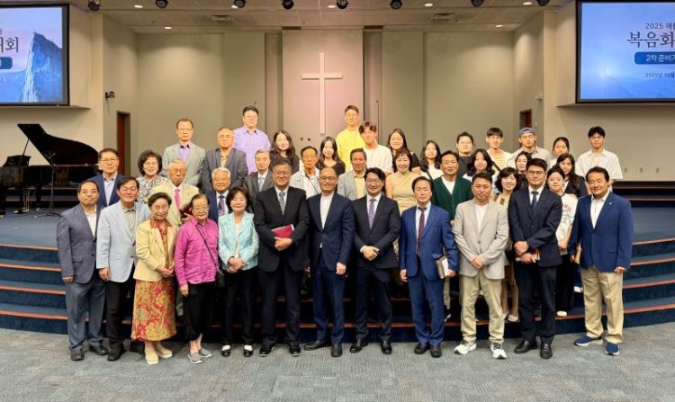 2일 프라미스교회에서 열린 2차 준비기도회 참석자들이 한자리에 모였다. 윤지아 기자.
