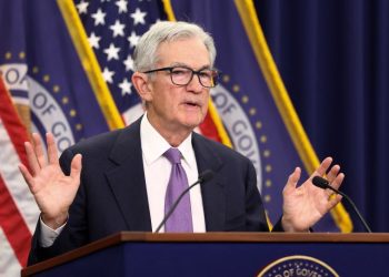 제롬 파월 연준 의장이 공개시장위원회를 마친 뒤 기준금리 인하 배경을 설명하고 있다. [로이터]