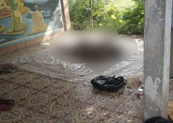 캄보디아 프놈펜 외곽에서 부패한 남성 시신이 발견돼 경찰이 조사하고 있다. 사진 크메르타임스 엑스 캡처