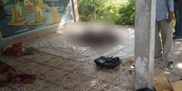 캄보디아 프놈펜 외곽에서 부패한 남성 시신이 발견돼 경찰이 조사하고 있다. 사진 크메르타임스 엑스 캡처