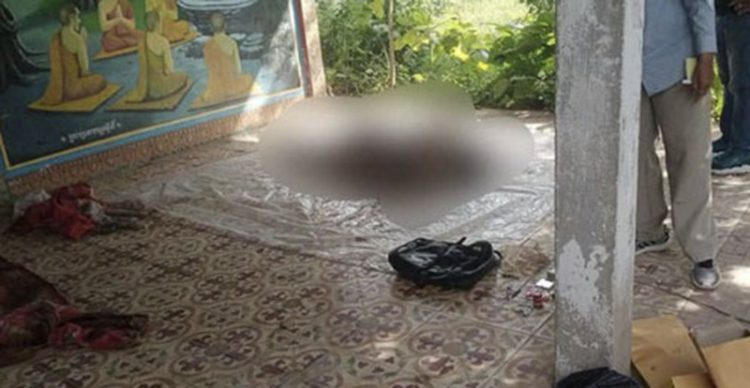 캄보디아 프놈펜 외곽에서 부패한 남성 시신이 발견돼 경찰이 조사하고 있다. 사진 크메르타임스 엑스 캡처