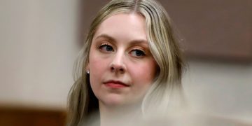 총에 맞은 교사 애비게일 즈워너. AP=연합뉴스