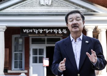 13일 서울 서소문 배재학당역사박물관을 찾은 장태한 미국 UC리버사이드 교수. 배재학당은 첫 한글 교과서를 쓴 허버트 호머, 한글 학술운동을 일으킨 주시경 선생이 다니던 학교다. 김성룡 기자