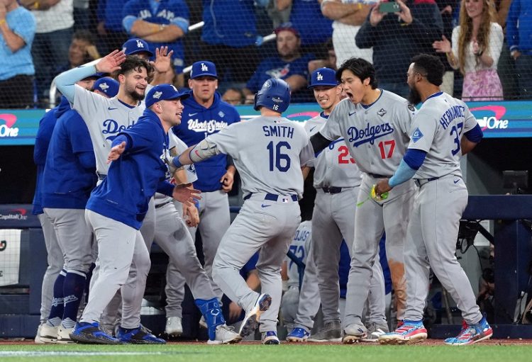 월드시리즈 우승을 차지한 다저스 선수들. [로이터]