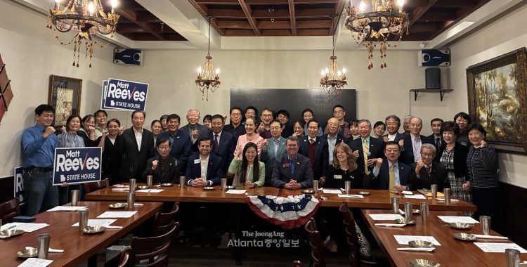 지난 24일 홍수정, 맷 리브스 의원 후원의밤 행사 참석자들이 한자리에 모였다.