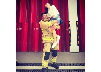 홍콩 아파트 화재현장에서 순직한 소방관 호와이호우가 생전 인스타그램에 올린 연인과 찍은 사진. 사진 호와이호우 인스타그램