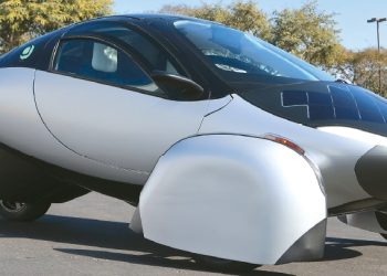 차량 표면에 태양광 시스템을 부착한 압테라 모터스의 전기차. [웹사이트 캡처]