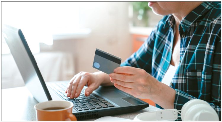 65세 이상 고령층이 연평균 소득 6만5468달러에 연 평균 지출 6만87달러로 여유 자금 확보가 매우 힘든 것으로 나타났다.