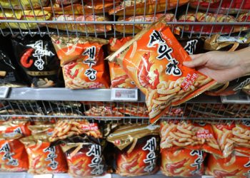 서울 시내 대형마트에 스낵 판매대 모습. 연합뉴스.