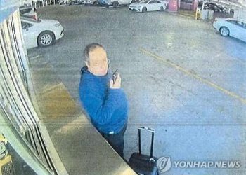미 경찰 확보 CCTV 영상에 담긴 네베스 발렌테 모습
[AP 연합뉴스 자료사진]