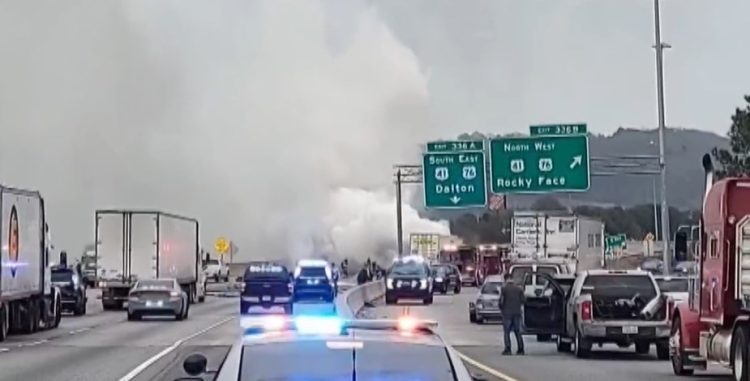 5일 오전 I-75에서 사고가 난 모습. [11얼라이브 보도영상 캡처]