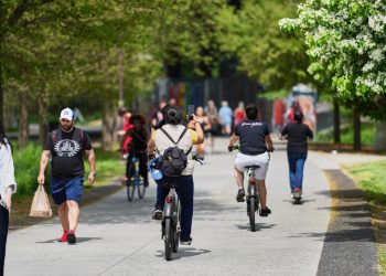 애틀랜타 벨트라인을 거닐고 있는 사람들. [출처 셔터스톡 / Christopher V Jones]