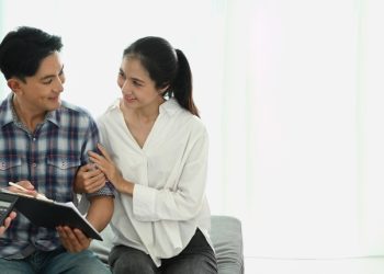 바이어 에이전트 부동산 중개 수수료는 올해 3분기 평균 2.42%로, 전년 동기 2.36%보다 소폭 상승한 것으로 나타났다. [출처 셔터스톡]