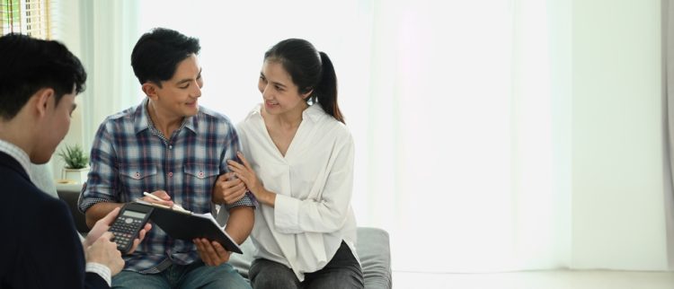 바이어 에이전트 부동산 중개 수수료는 올해 3분기 평균 2.42%로, 전년 동기 2.36%보다 소폭 상승한 것으로 나타났다. [출처 셔터스톡]