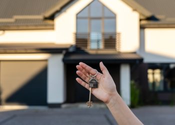 첫 주택 구매자의 평균 나이가 40세까지 상승했다. [출처 셔터스톡]