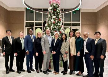 강경화 주미대사가 1일 WACA(World Affairs Council Atlanta) 주최 만찬 라운드테이블에 참석했다. [주미국한국대사관 제공]