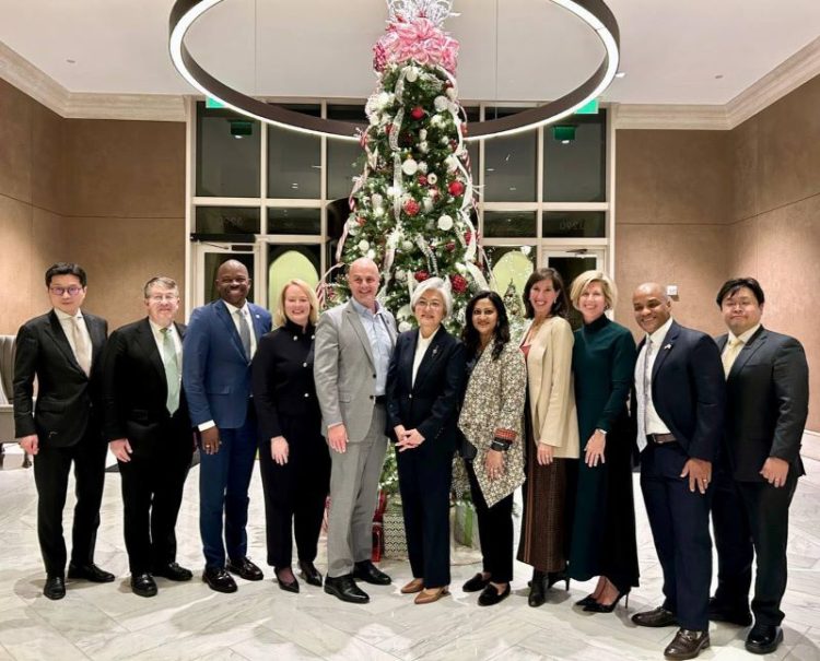 강경화 주미대사가 1일 WACA(World Affairs Council Atlanta) 주최 만찬 라운드테이블에 참석했다. [주미국한국대사관 제공]