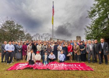지난 6일 열린 고려대 송년회 참석자들이 한자리에 모였다. [교우회 제공]