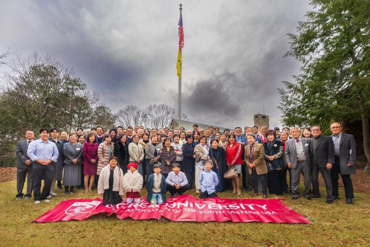 지난 6일 열린 고려대 송년회 참석자들이 한자리에 모였다. [교우회 제공]