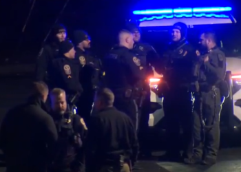 30일 밤 사건 현장에 경찰이 출동했다. [WSB-TV 캡처]