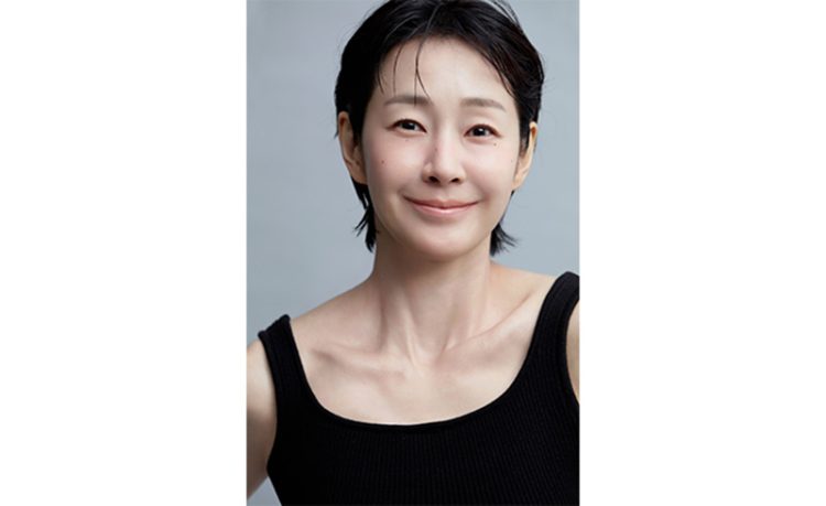 배우 명세빈은 JTBC 토일드라마 '서울 자가에 대기업 다니는 김 부장 이야기'에서 박하진 역으로 남편들이 바라는 이상적인 아내의 모습을 그려냈다. 사진 코스모엔터테인먼트